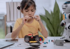 Why Robotics Courses Are in High Demand in 2026 weekend workshop projects kids and parents can do